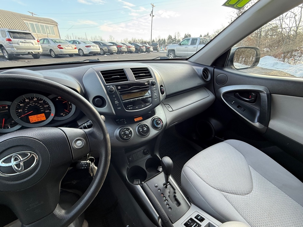 Toyota RAV4 Base I4 2WD 2011