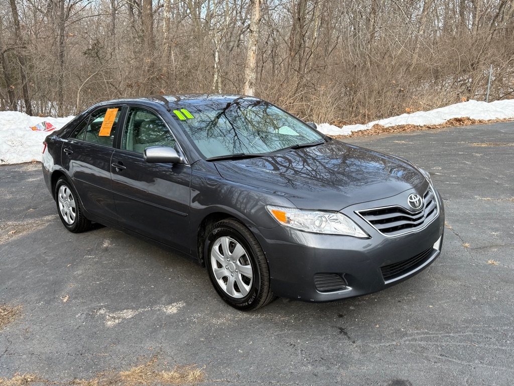 Toyota Camry Base 6-Spd AT 2011