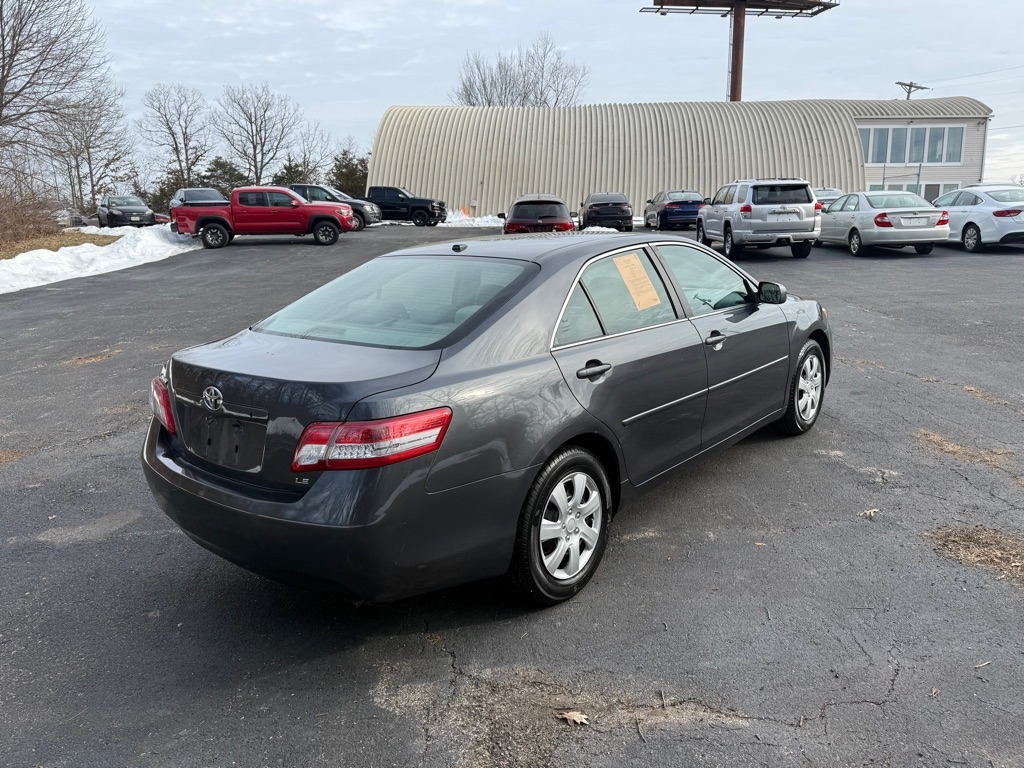 Toyota Camry Base 6-Spd AT 2011