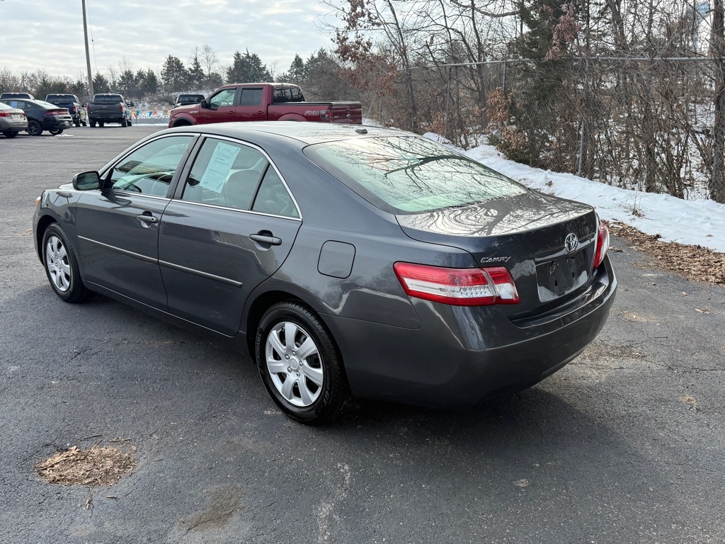 Toyota Camry Base 6-Spd AT 2011