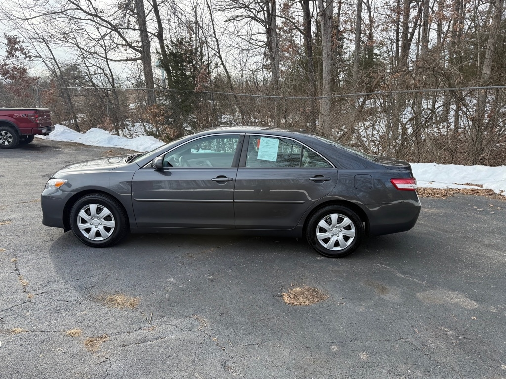 Toyota Camry Base 6-Spd AT 2011