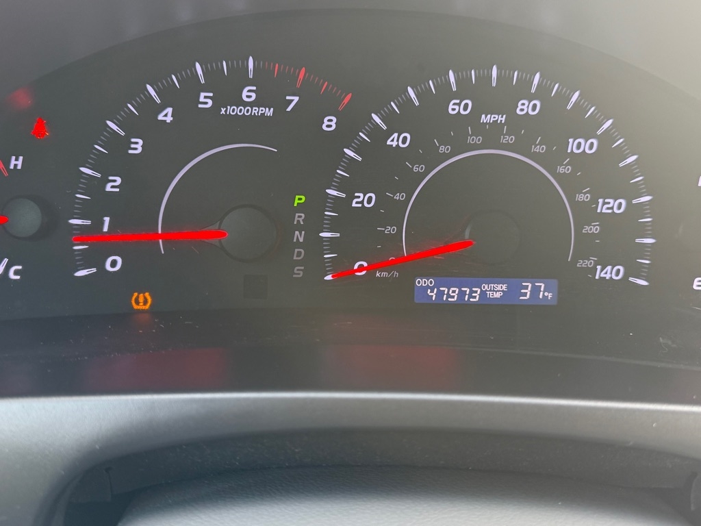 Toyota Camry Base 6-Spd AT 2011