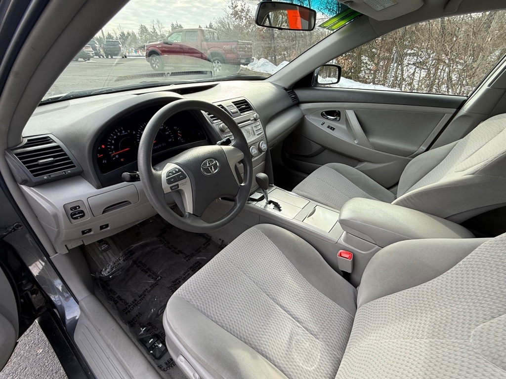 Toyota Camry Base 6-Spd AT 2011