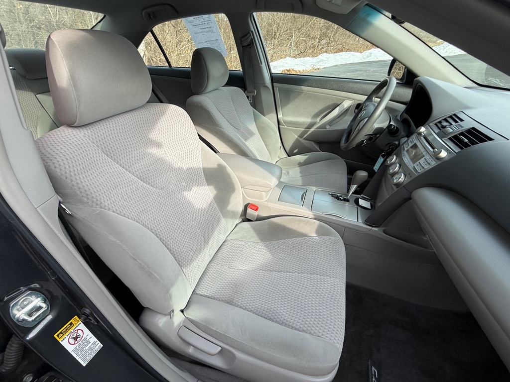 Toyota Camry Base 6-Spd AT 2011
