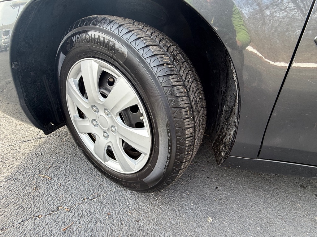 Toyota Camry Base 6-Spd AT 2011