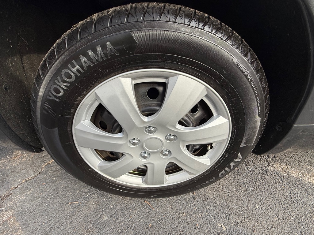 Toyota Camry Base 6-Spd AT 2011