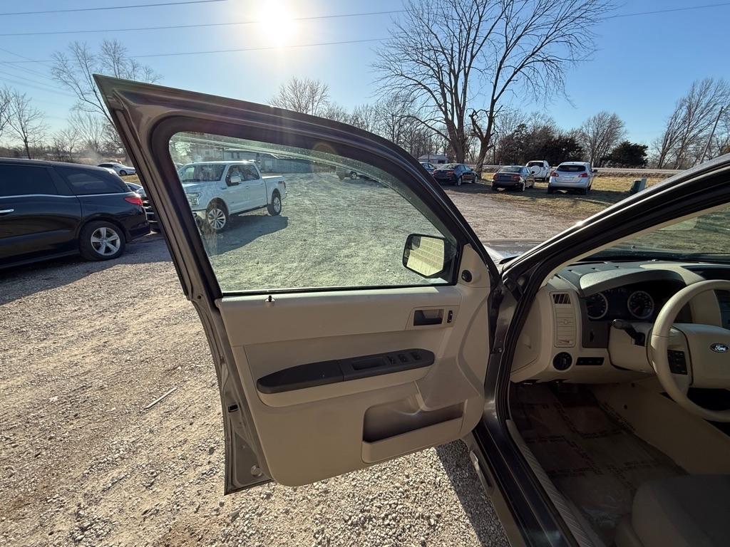 Ford Escape XLS 4WD AT 2011