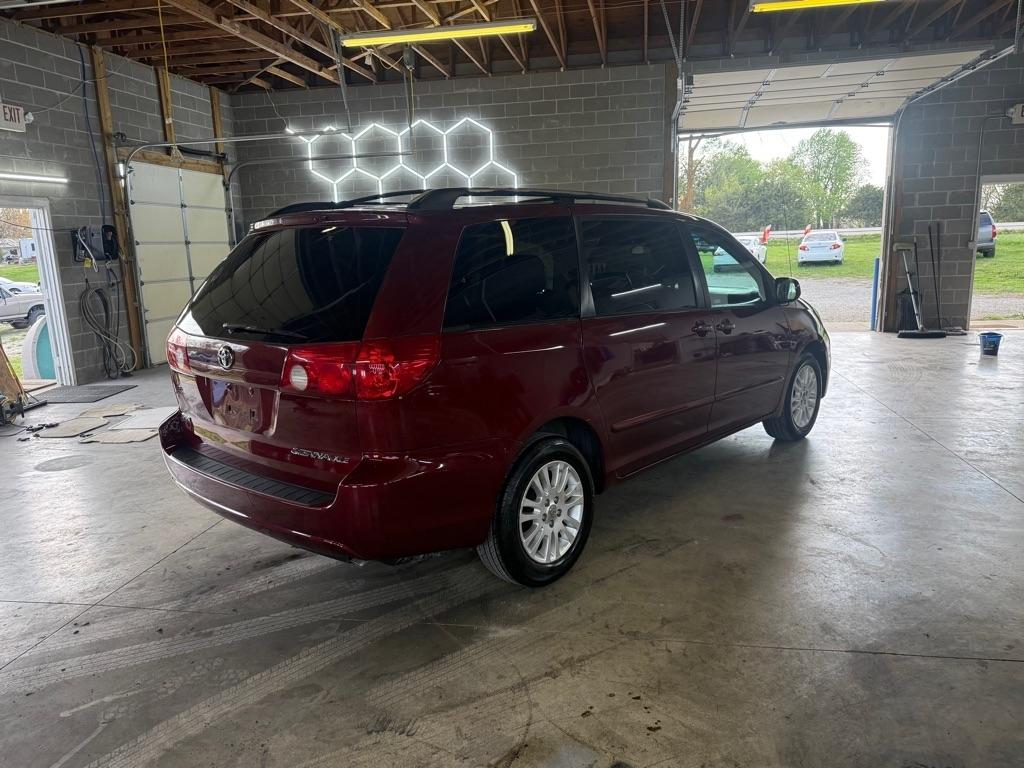 Toyota Sienna XLE FWD 2008