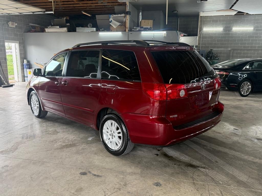 Toyota Sienna XLE FWD 2008