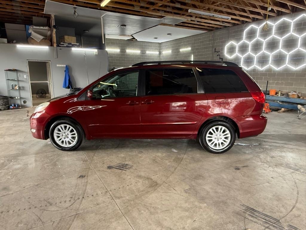 Toyota Sienna XLE FWD 2008