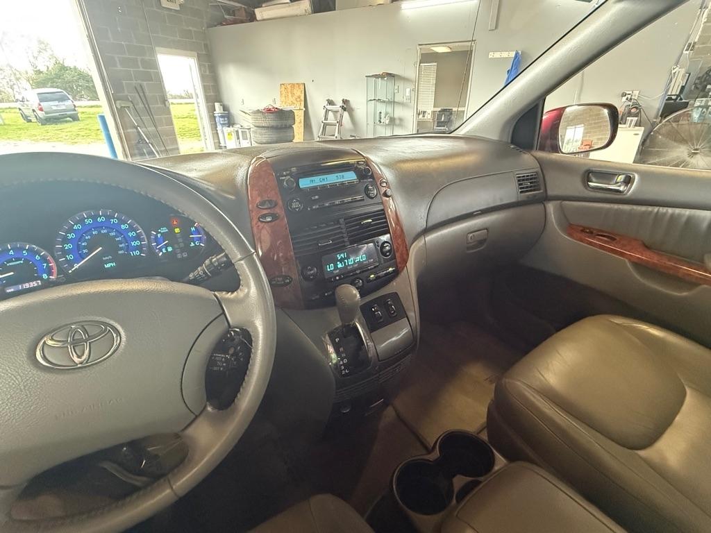 Toyota Sienna XLE FWD 2008