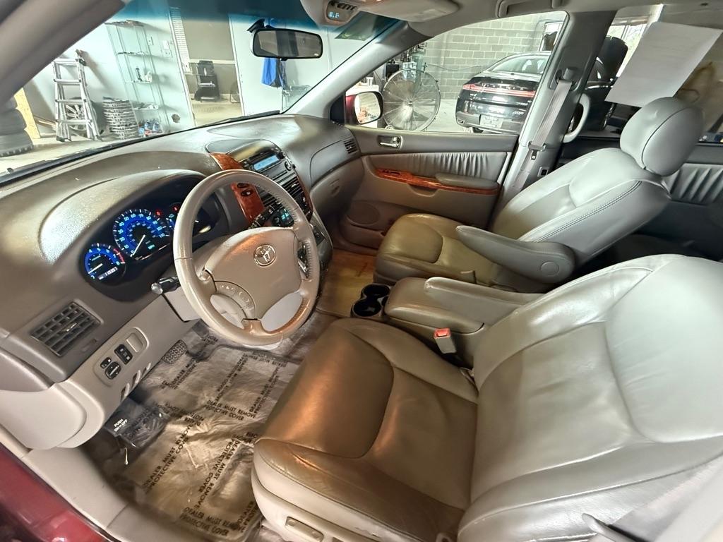 Toyota Sienna XLE FWD 2008