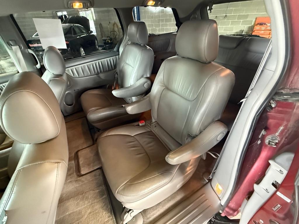 Toyota Sienna XLE FWD 2008