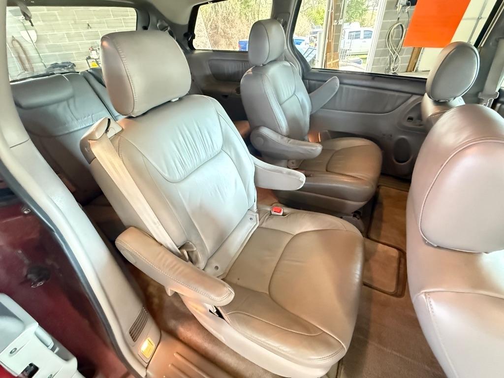 Toyota Sienna XLE FWD 2008