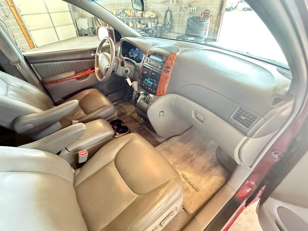 Toyota Sienna XLE FWD 2008