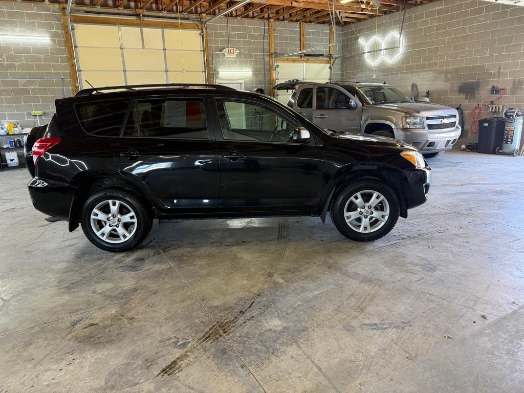 Toyota RAV4 Base I4 2WD 2012