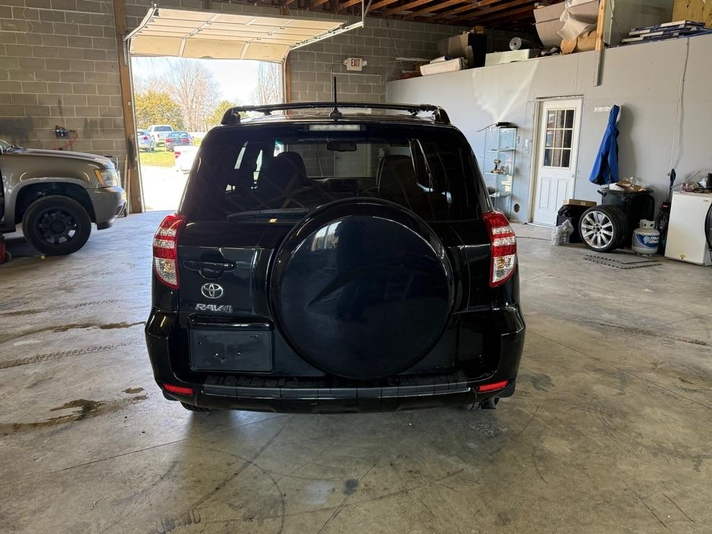 Toyota RAV4 Base I4 2WD 2012