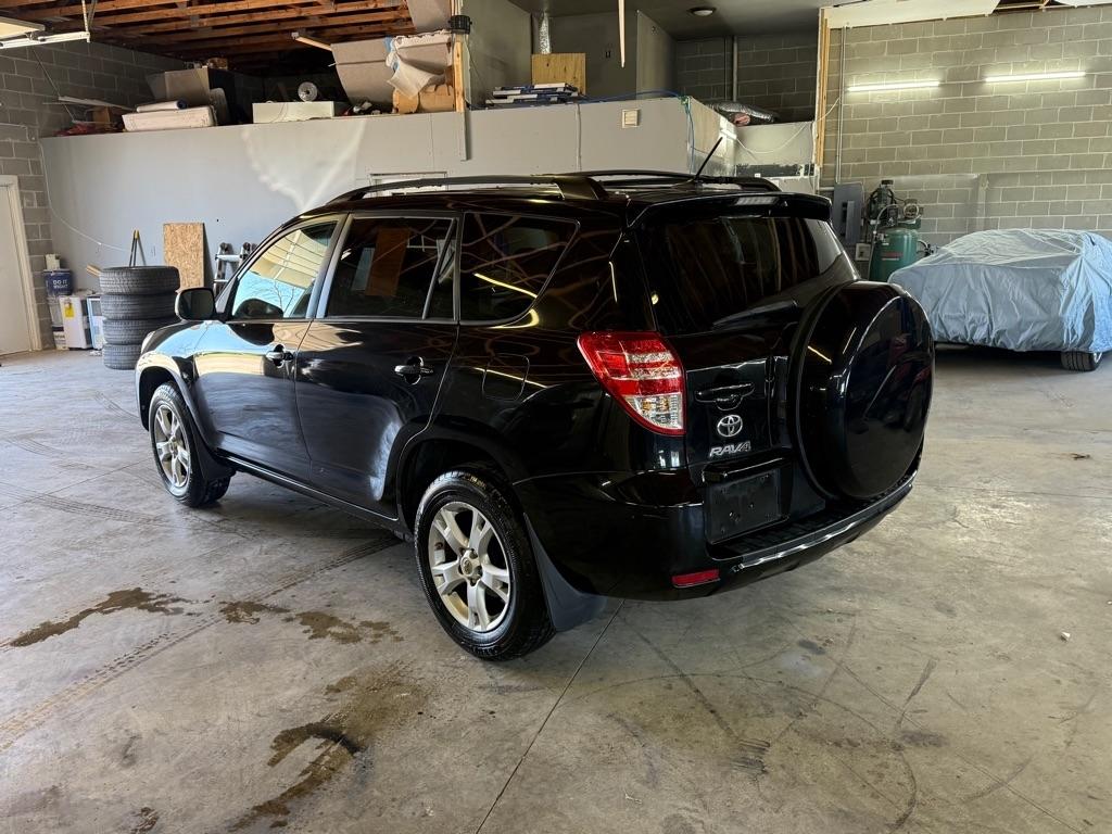 Toyota RAV4 Base I4 2WD 2012