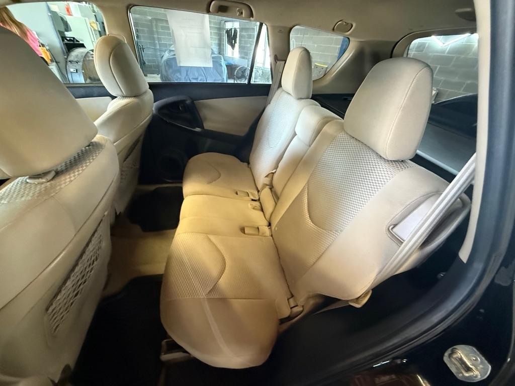 Toyota RAV4 Base I4 2WD 2012