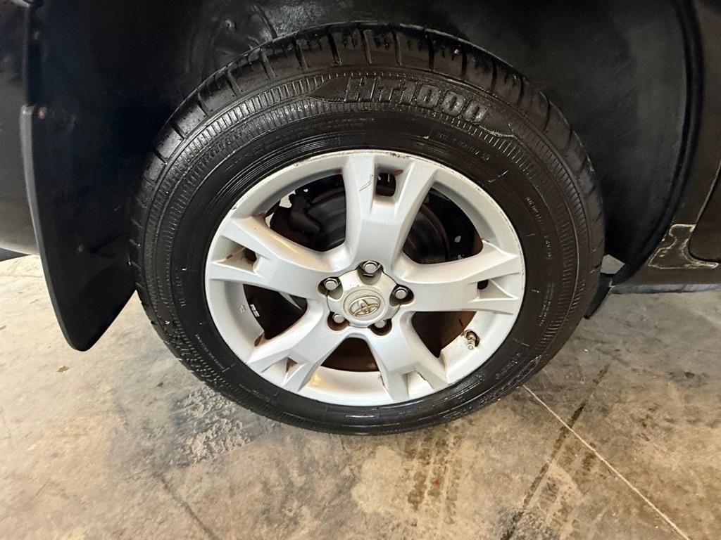 Toyota RAV4 Base I4 2WD 2012