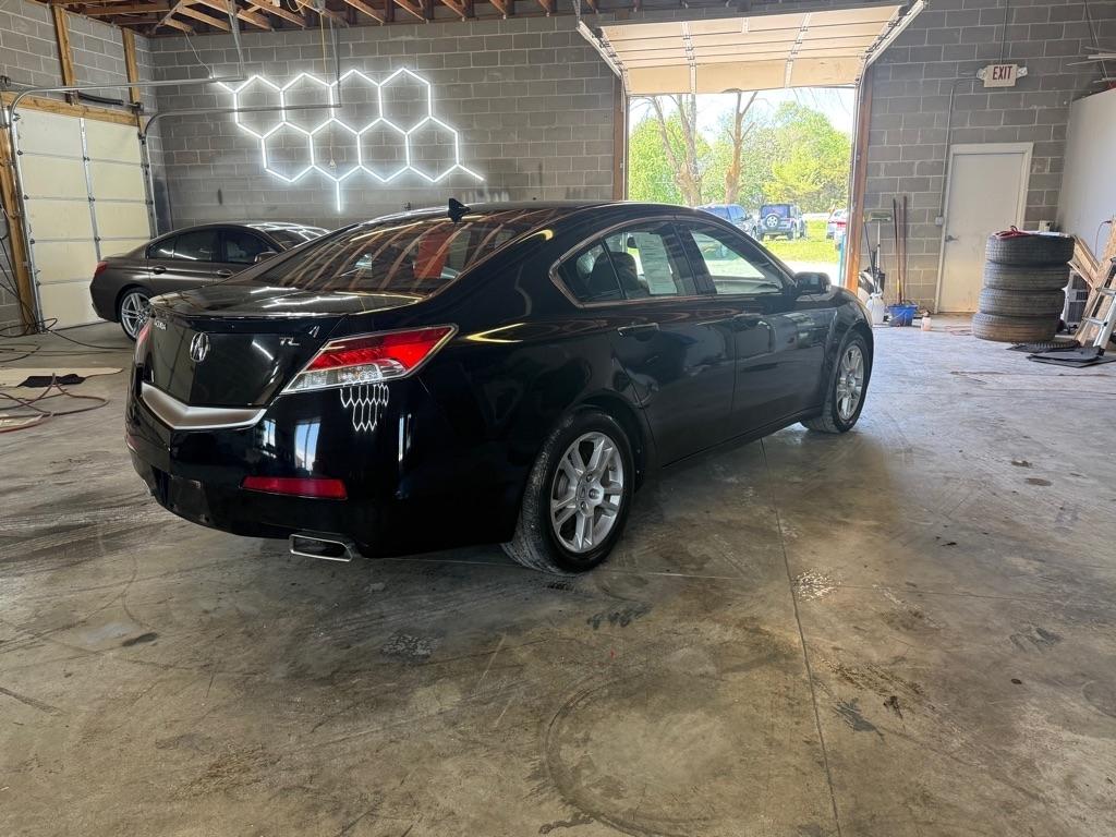 Acura TL 5-Speed AT with Tech Package 2011