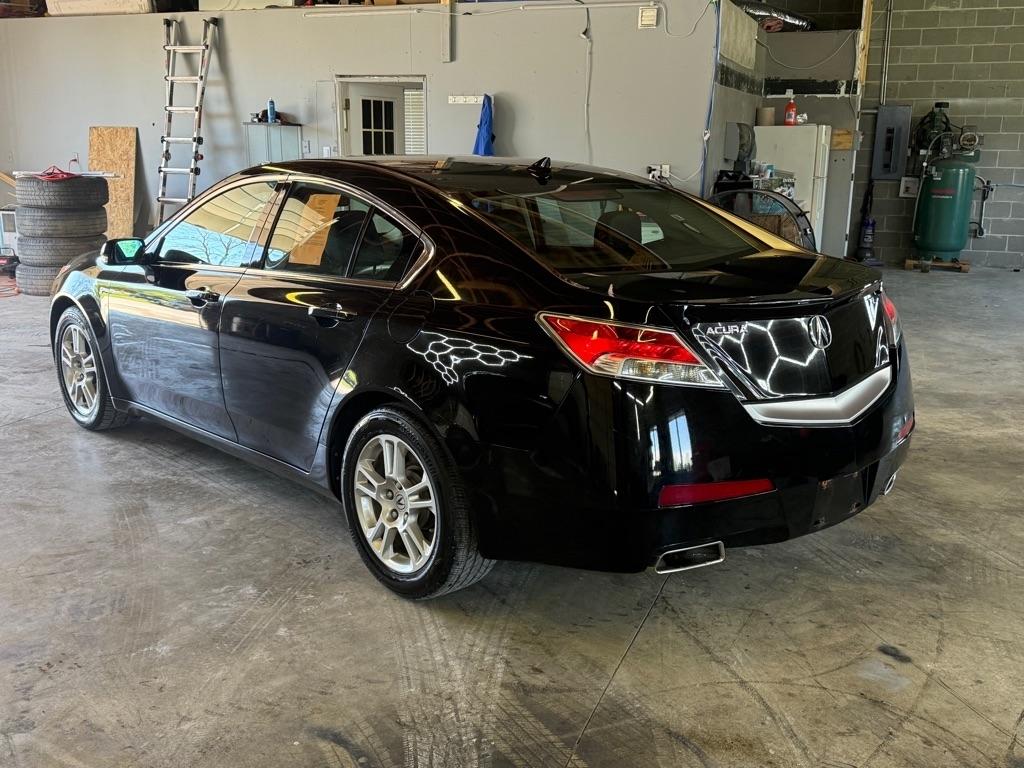 Acura TL 5-Speed AT with Tech Package 2011