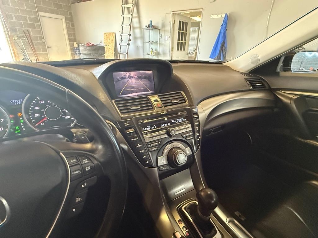 Acura TL 5-Speed AT with Tech Package 2011