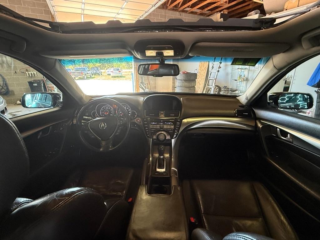 Acura TL 5-Speed AT with Tech Package 2011