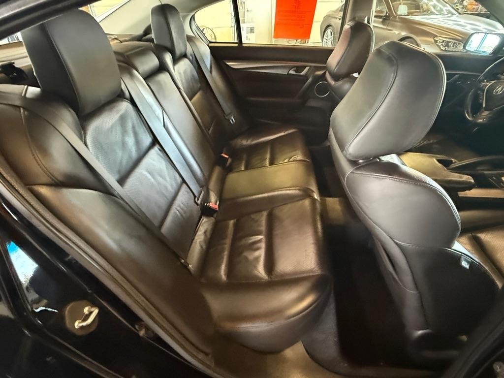 Acura TL 5-Speed AT with Tech Package 2011