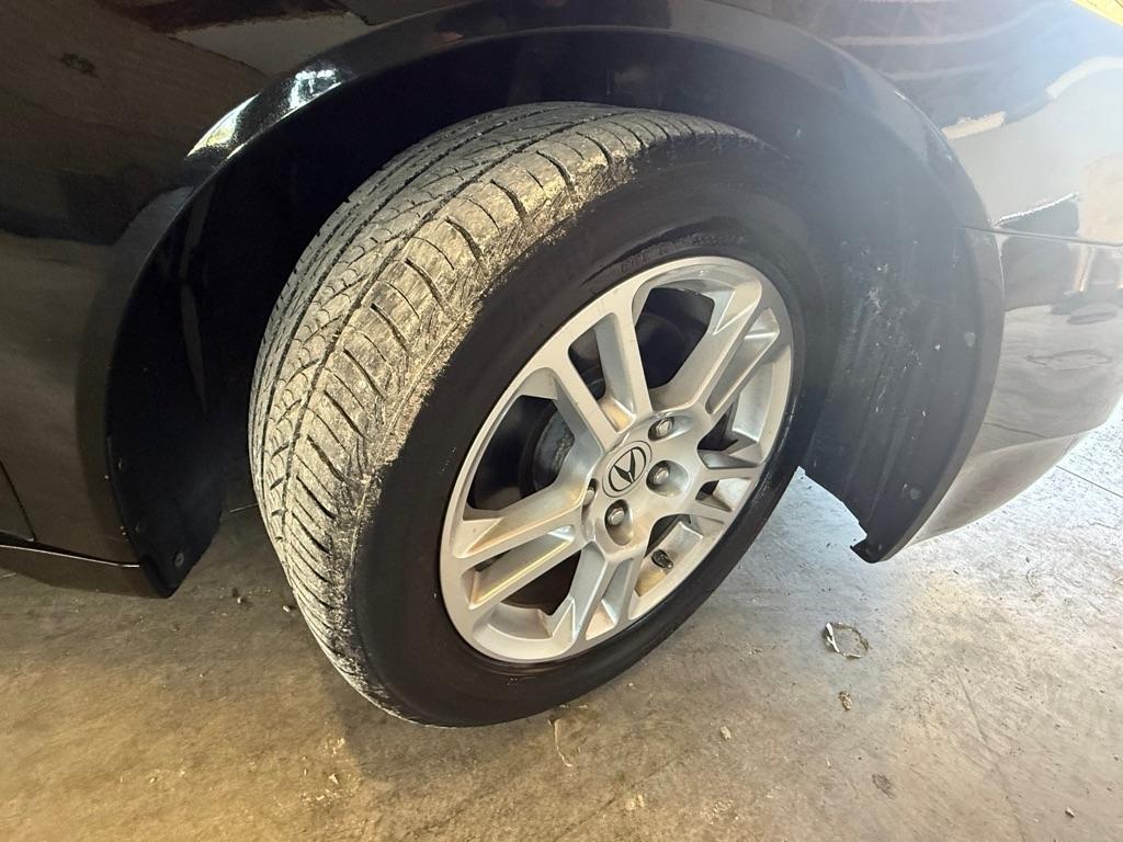Acura TL 5-Speed AT with Tech Package 2011