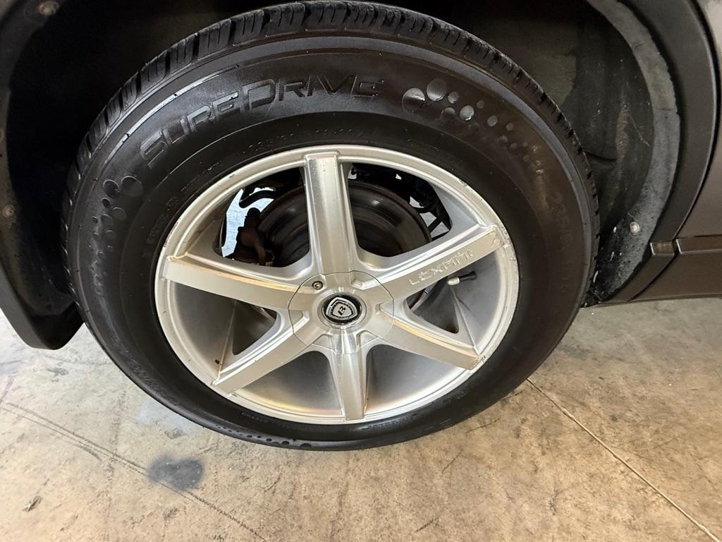 Honda CR-V LX 4WD 5-Speed AT 2011