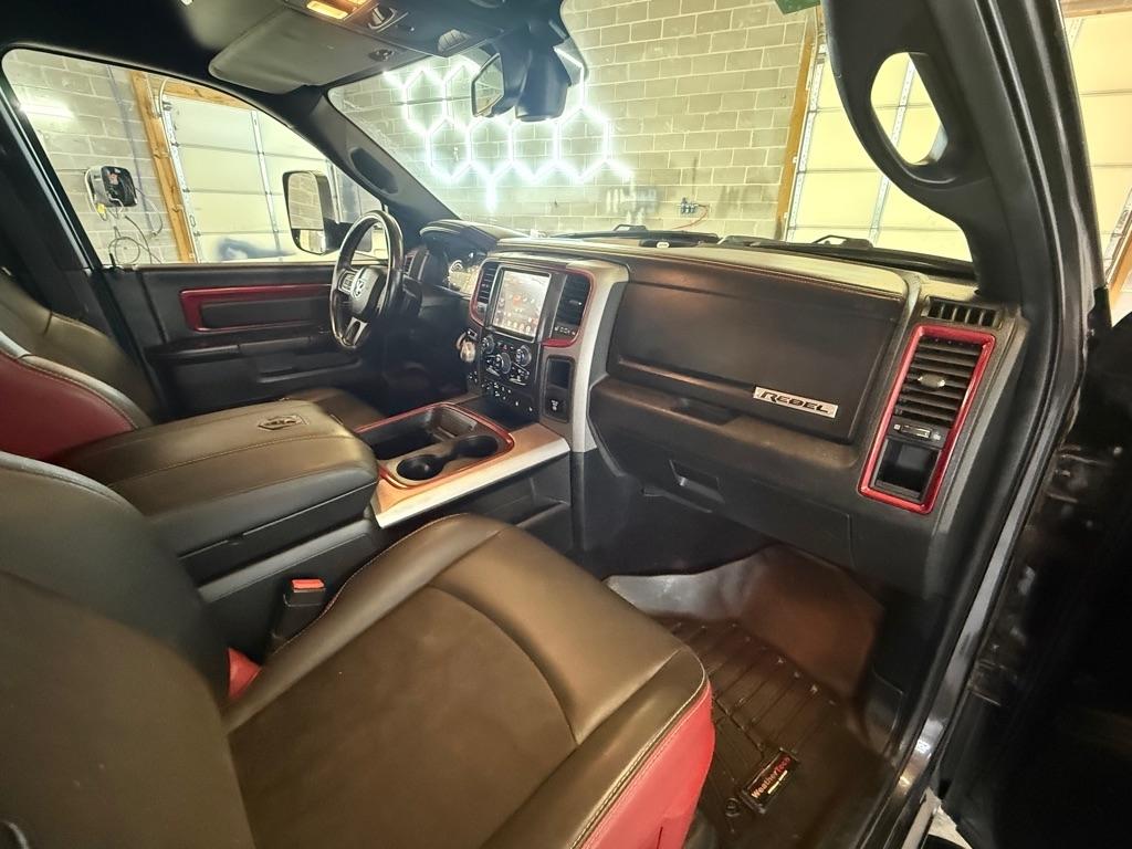 RAM 1500 Rebel Crew Cab SWB 4WD 2017