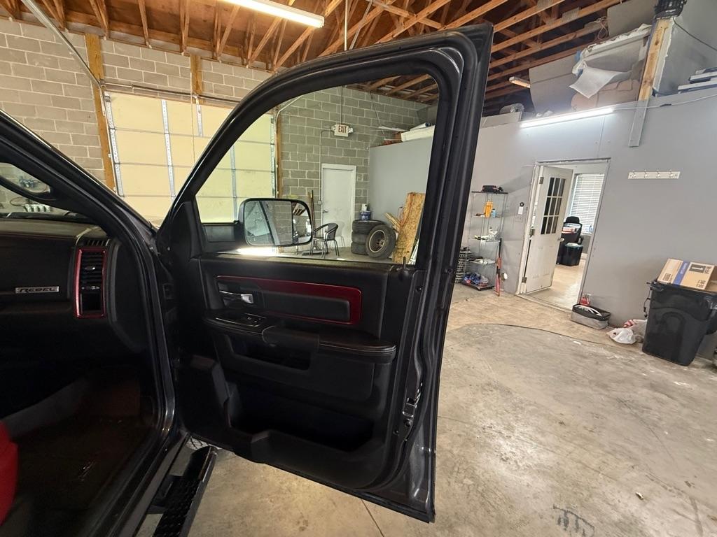 RAM 1500 Rebel Crew Cab SWB 4WD 2017