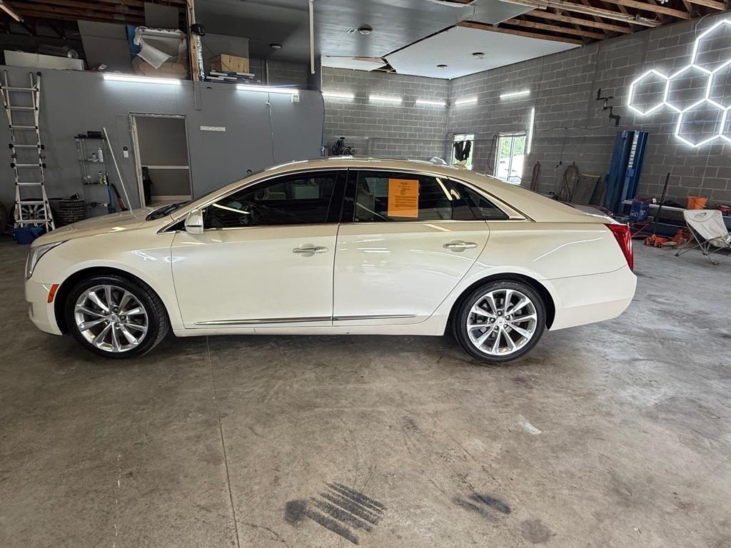 Cadillac XTS Premium 2013