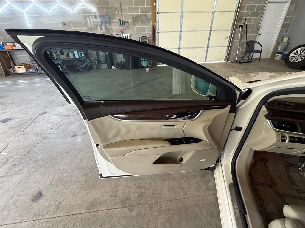 Cadillac XTS Premium 2013