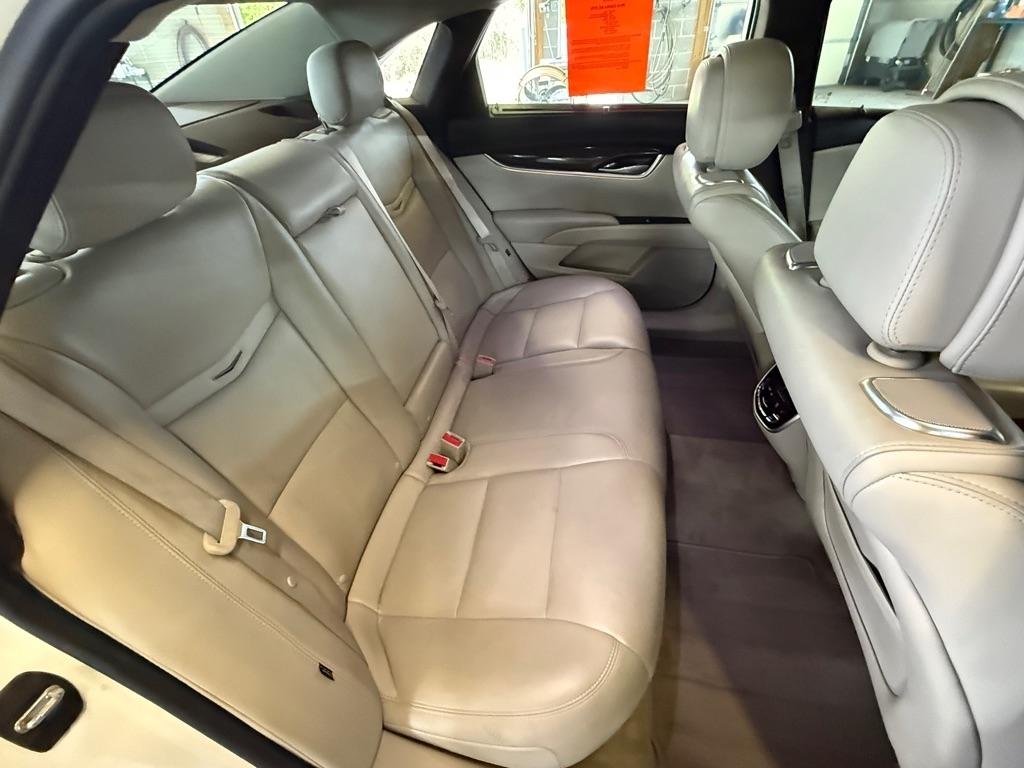 Cadillac XTS Premium 2013