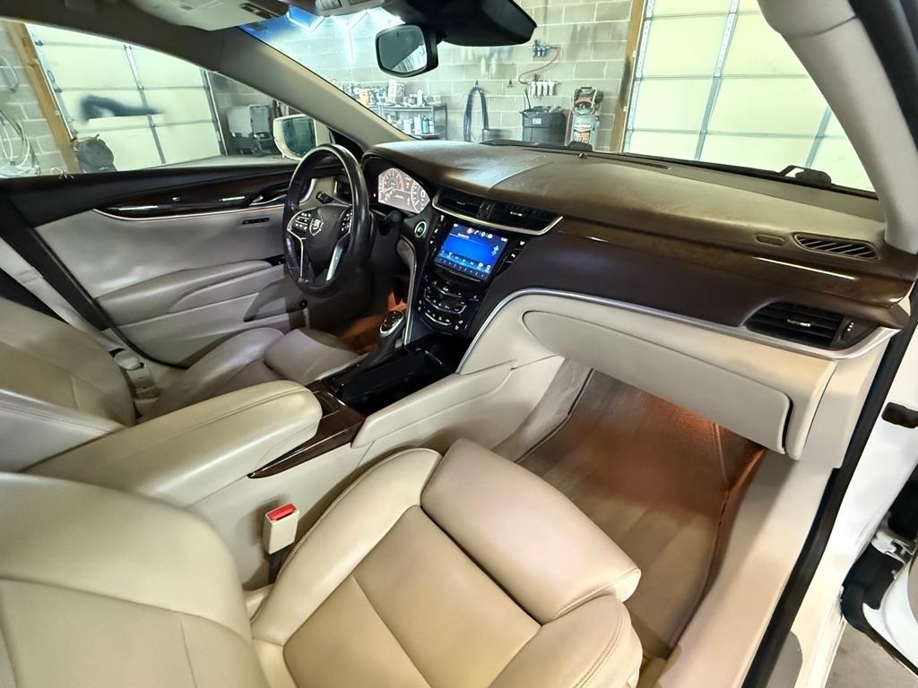 Cadillac XTS Premium 2013