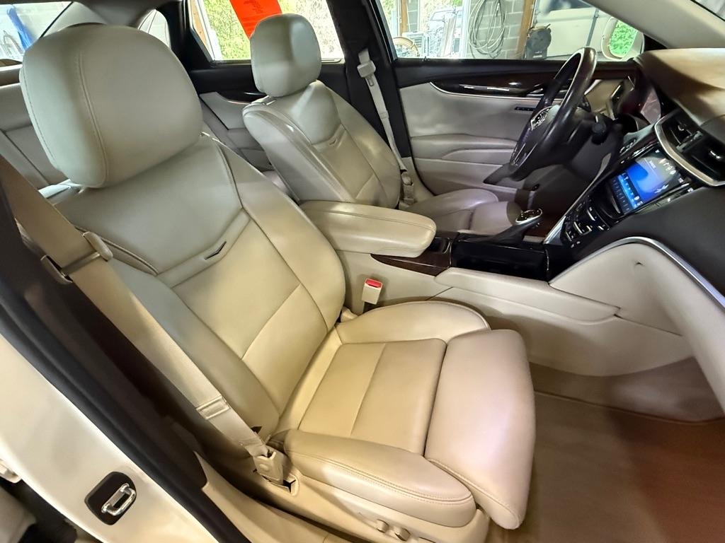 Cadillac XTS Premium 2013