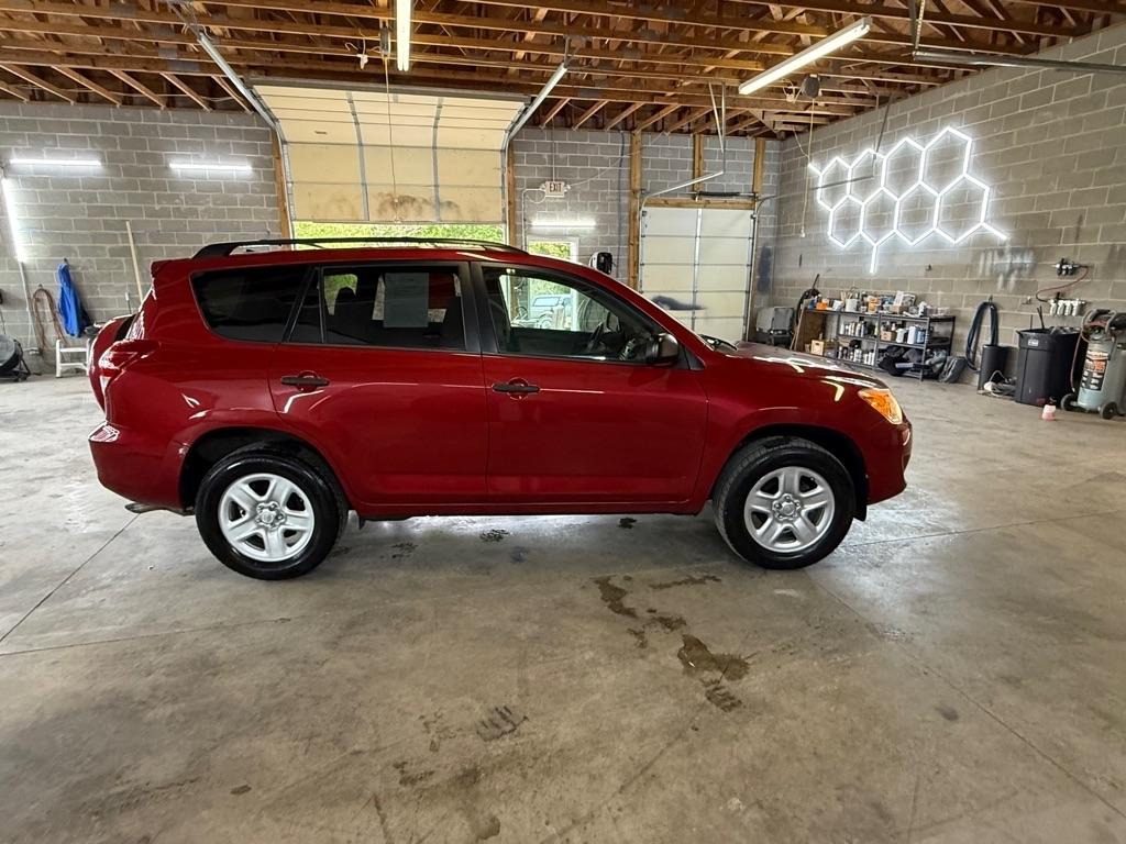 Toyota RAV4 Base I4 2WD 2012