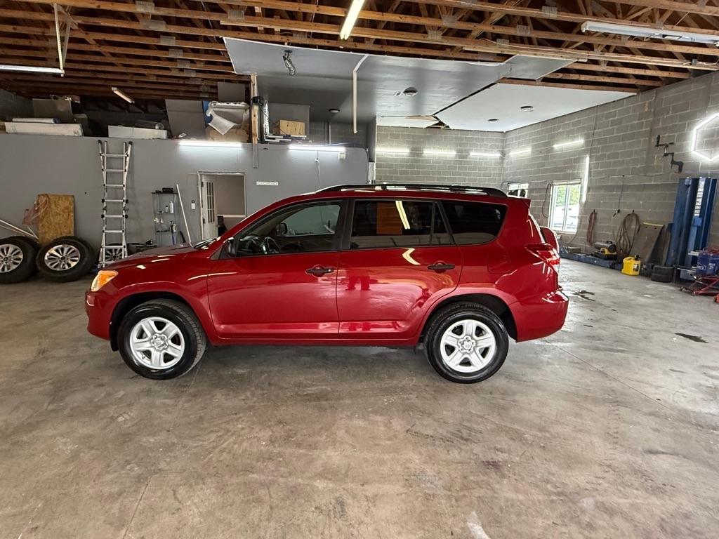 Toyota RAV4 Base I4 2WD 2012