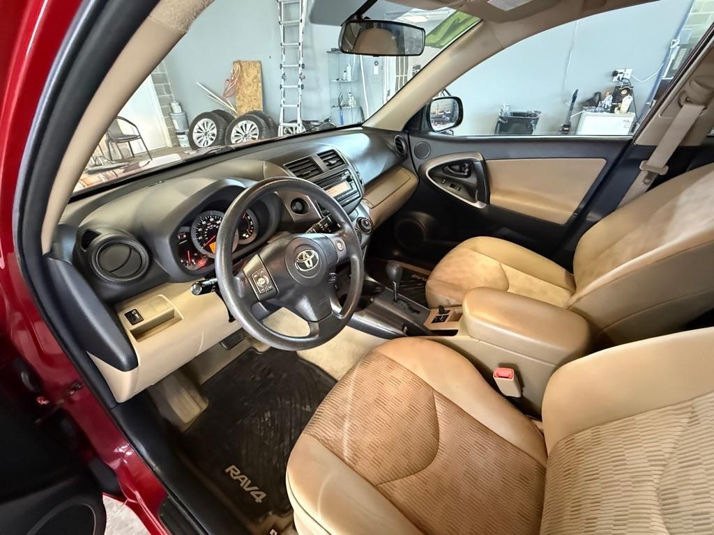 Toyota RAV4 Base I4 2WD 2012