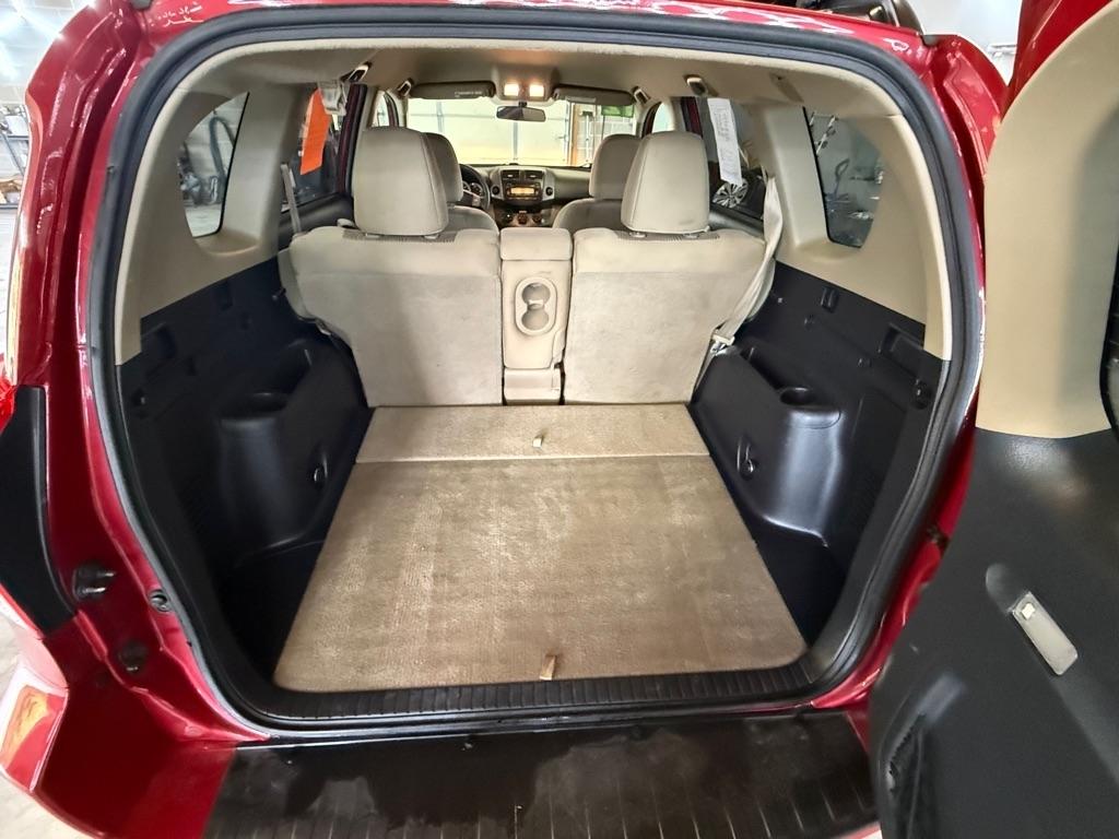 Toyota RAV4 Base I4 2WD 2012