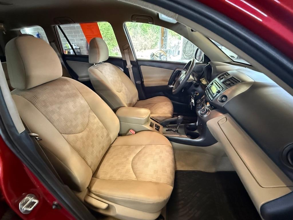 Toyota RAV4 Base I4 2WD 2012