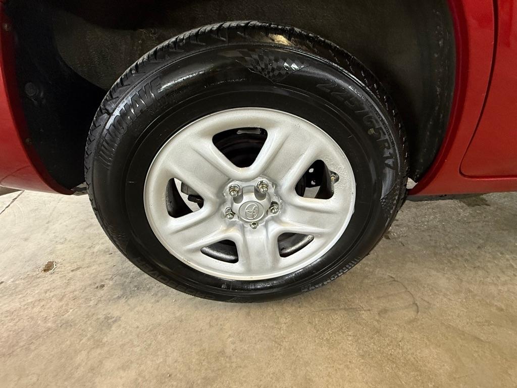 Toyota RAV4 Base I4 2WD 2012