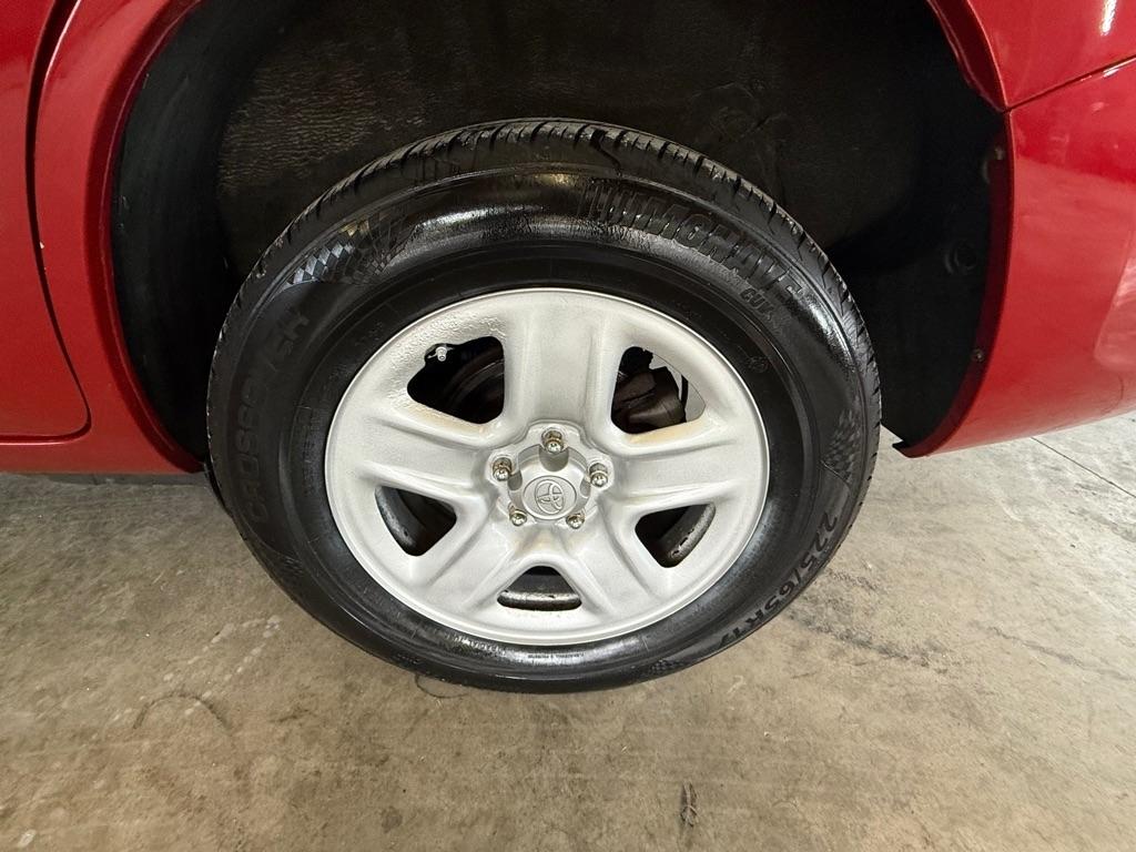 Toyota RAV4 Base I4 2WD 2012