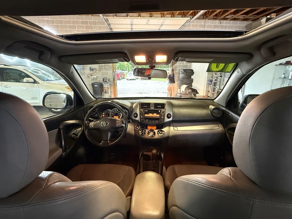 Toyota RAV4 Limited I4 4WD 2010