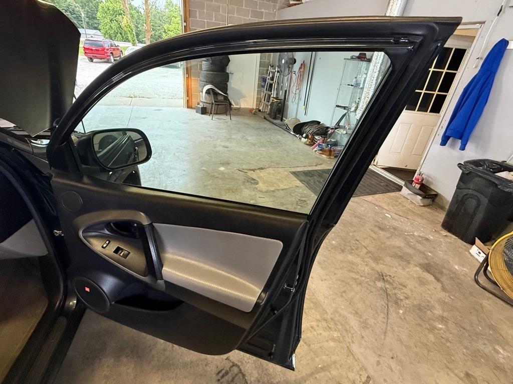 Toyota RAV4 Limited I4 4WD 2010