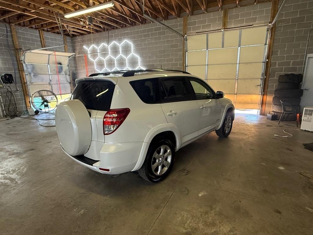 Toyota RAV4 Limited V6 2WD 2009