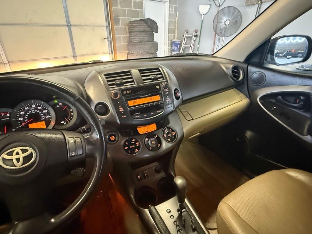 Toyota RAV4 Limited V6 2WD 2009