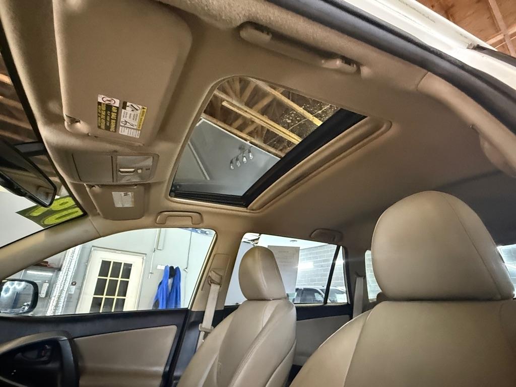 Toyota RAV4 Limited V6 2WD 2009